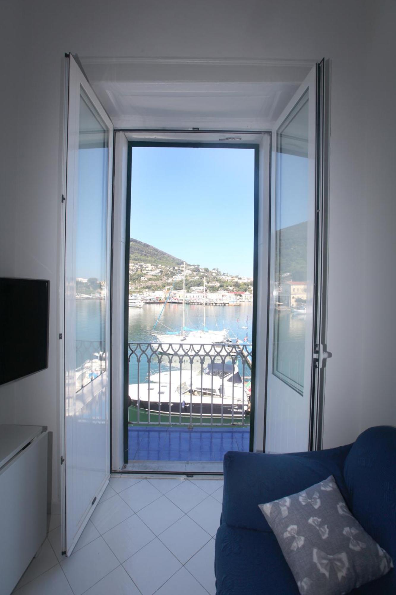 Riva Destra Home By Domusextra Isquia Exterior foto